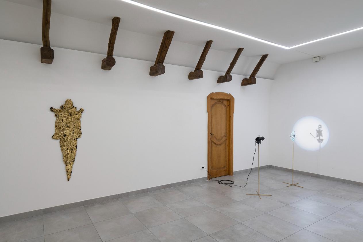 2 FOUR LEGS GOOD... (1)